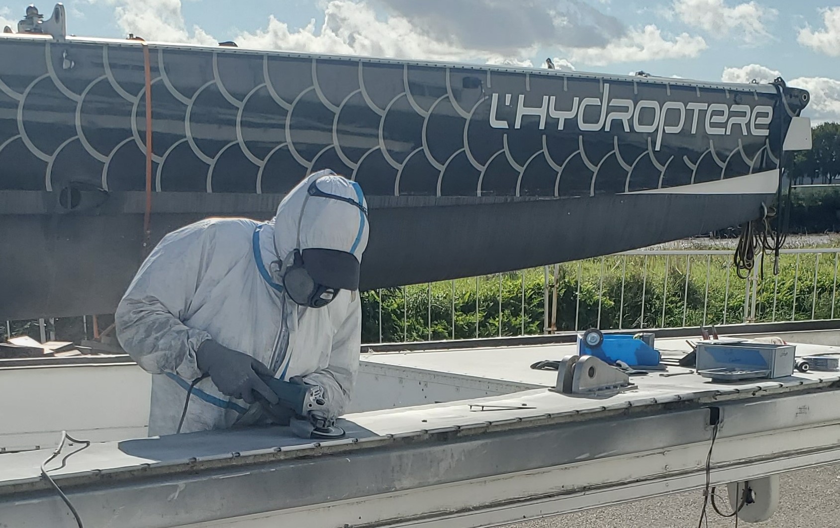 Rénovation d'un bras de liaison de L'Hydroptère | Refit of a lateral beam of L'Hydroptère